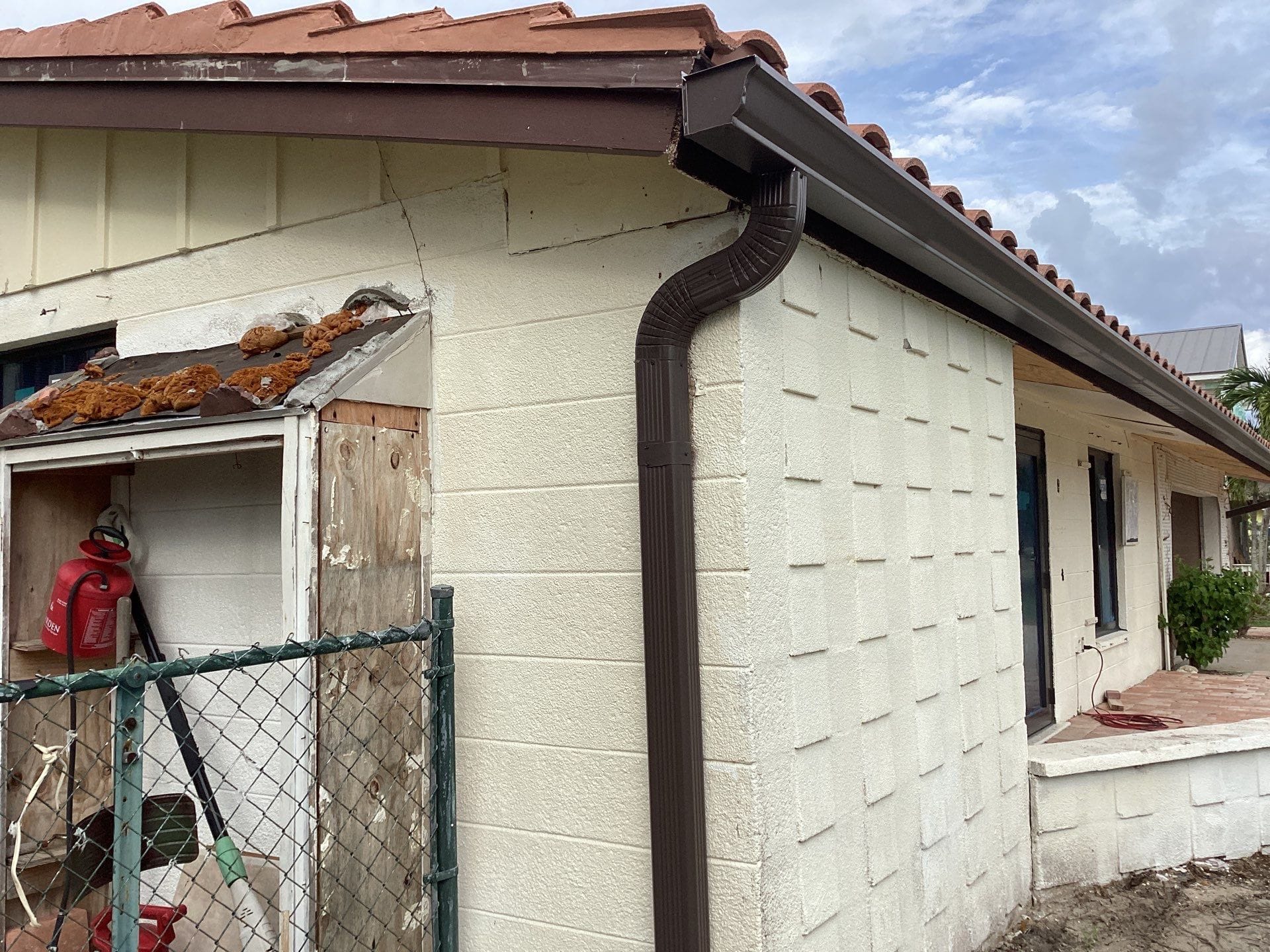 7” Seamless Gutters Gutter Installation Cape Coral, FL